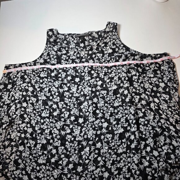 Lane Bryant Chiffon Flowy Tiered Sleeveless Blouse Womens Sz 20 Dark Floral - Picture 8 of 9